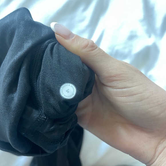 Lululemon 28 inch align leggings - Picture 5 of 5